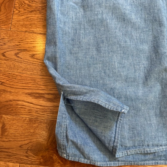 Levi’s Short Sleeve denim chambray jean Shirt. Denim top - Picture 6 of 10